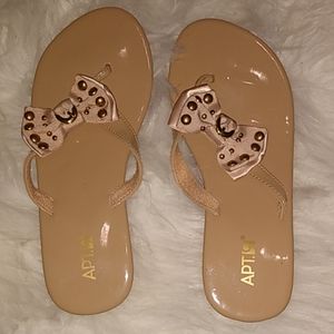 Apt 9 Beige Bow Sandals With Fur Lining